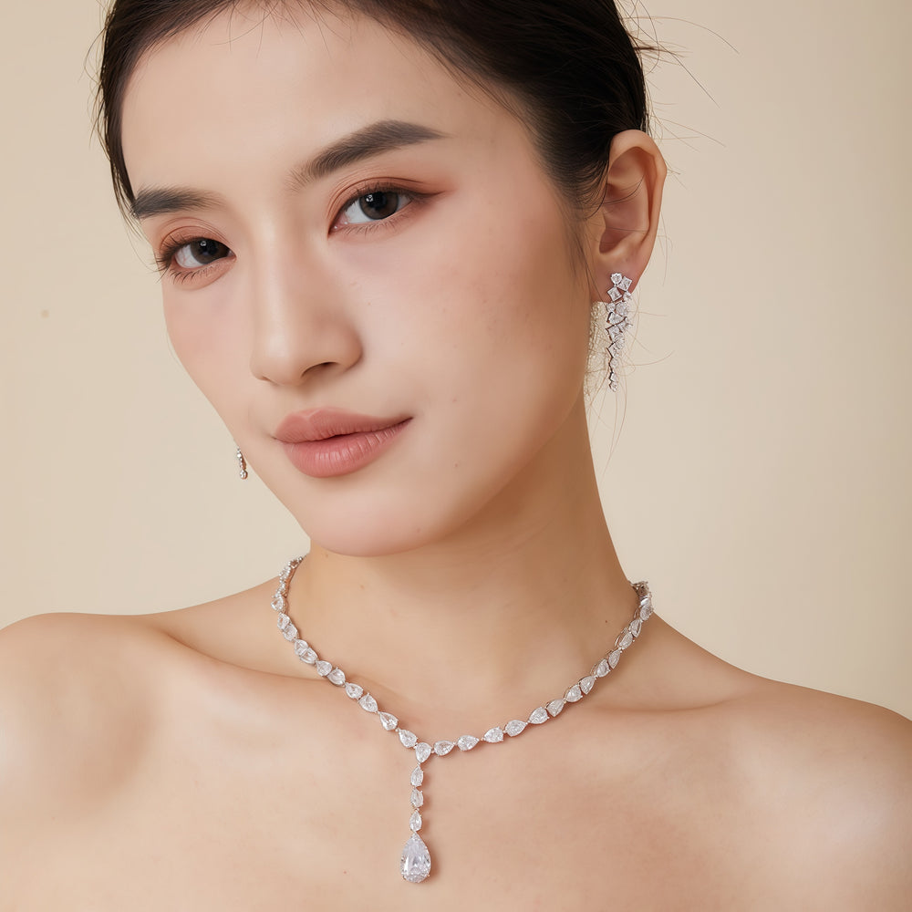 Minimalist teardrop pendant moissanite collarbone chain