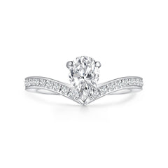 Pear-cut lab-grown diamond ring with pavé V band in 18K gold — Verse&Hue Jewelry